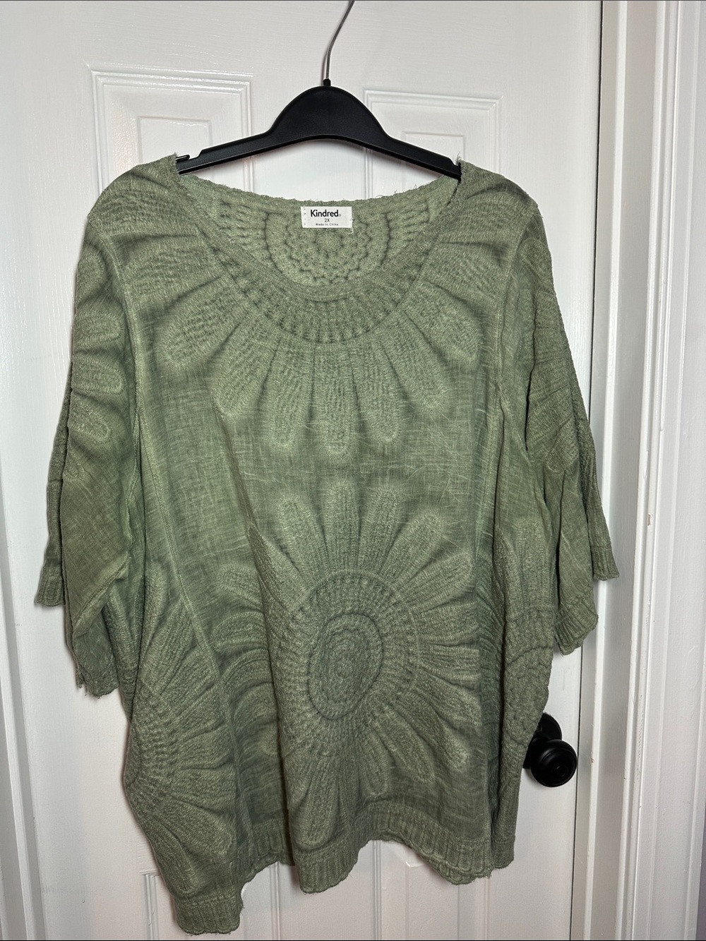 Kindred Green Sunburst/Flower Knit Pullover 2X.        0024